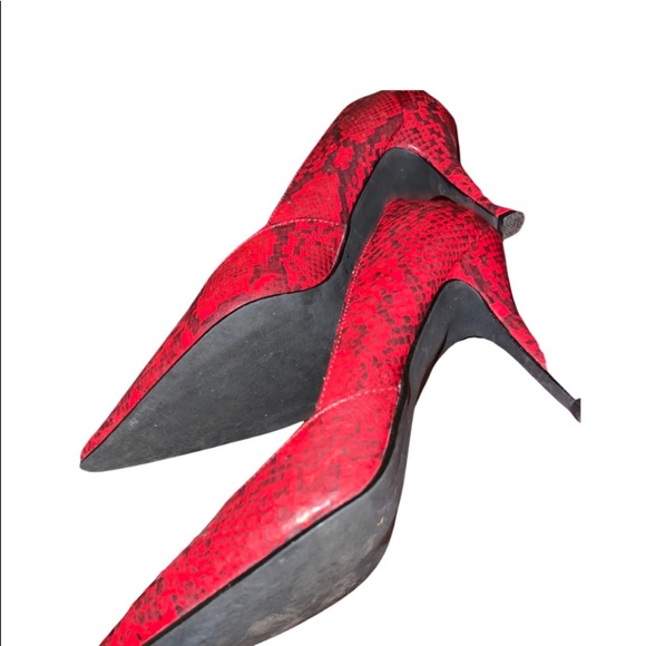 Red snakeskin point heel pump - Picture 3 of 5